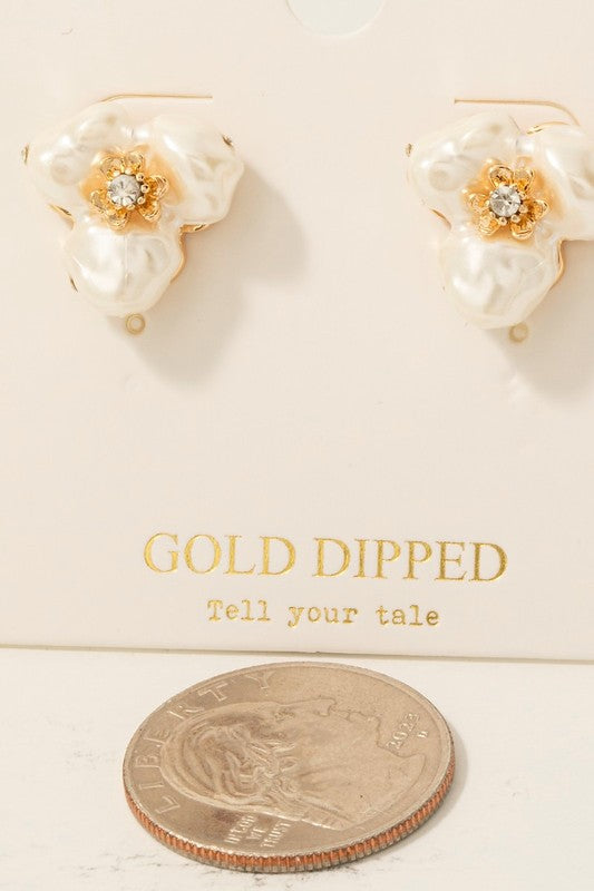 Fleur d’Or Pearl Stud Earrings