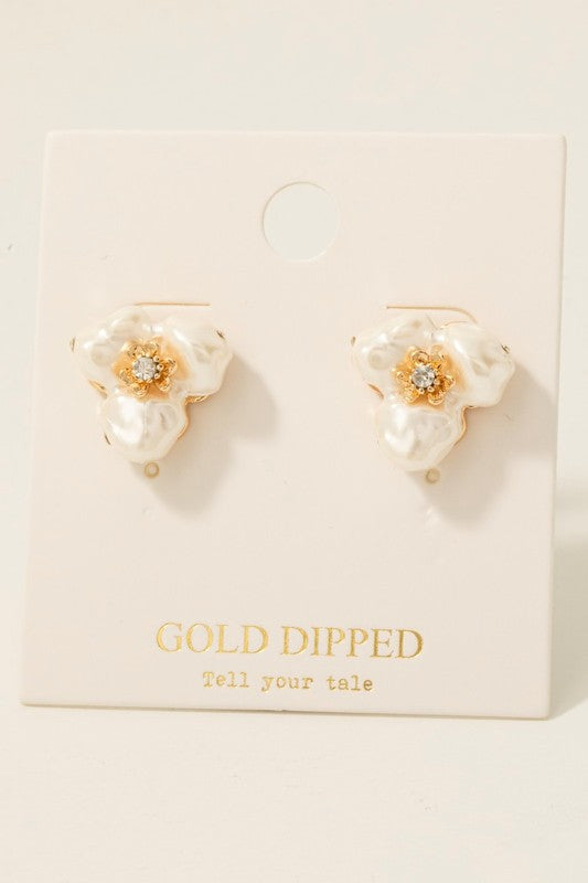 Fleur d’Or Pearl Stud Earrings