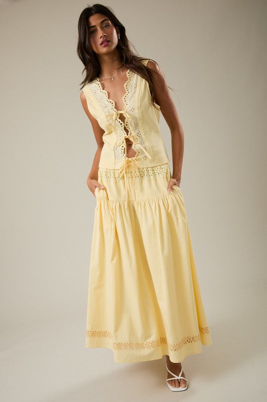 Corner Stand Lace Vest Top