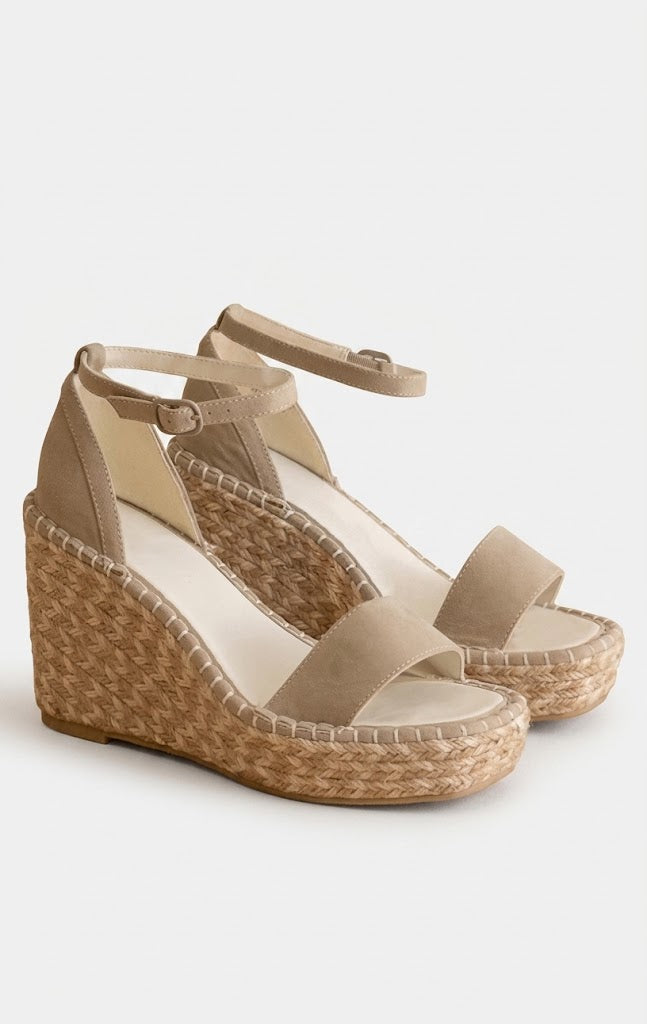 Vivvy Raffia Wedge Sandal
