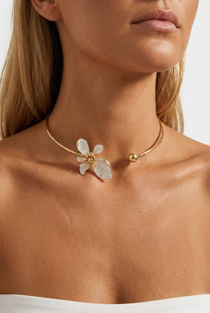 Sculpted Flower Choker Necklace