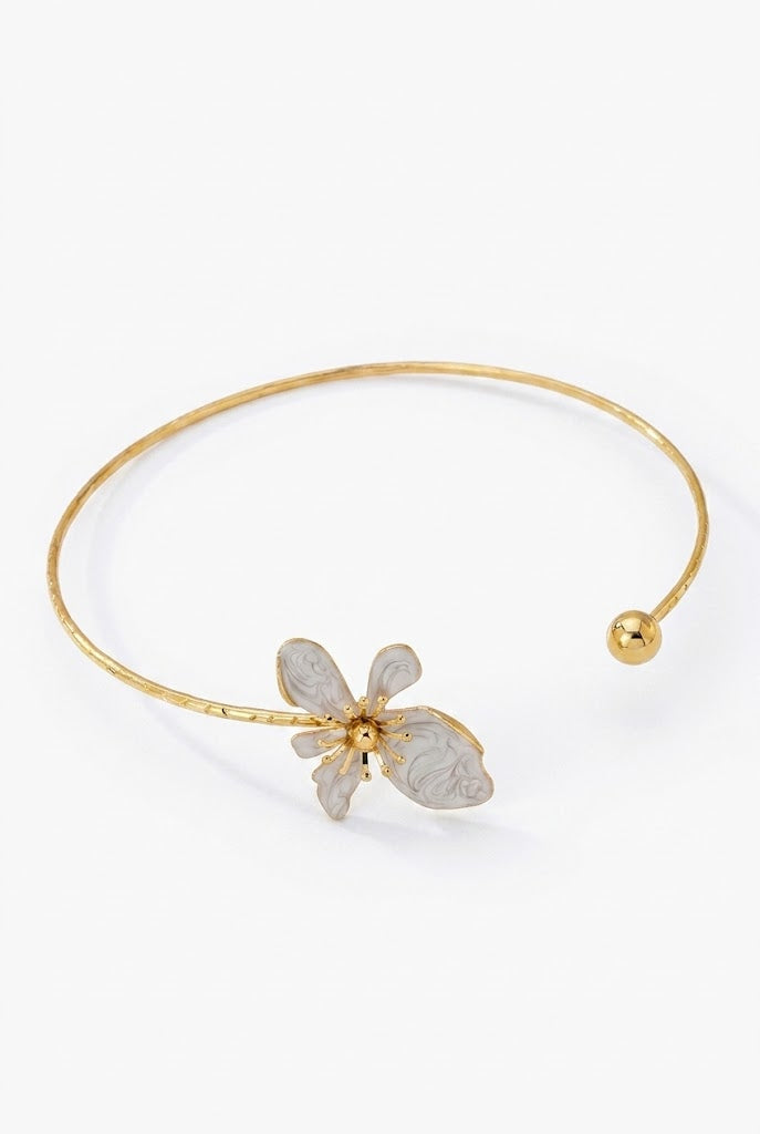Sculpted Flower Choker Necklace