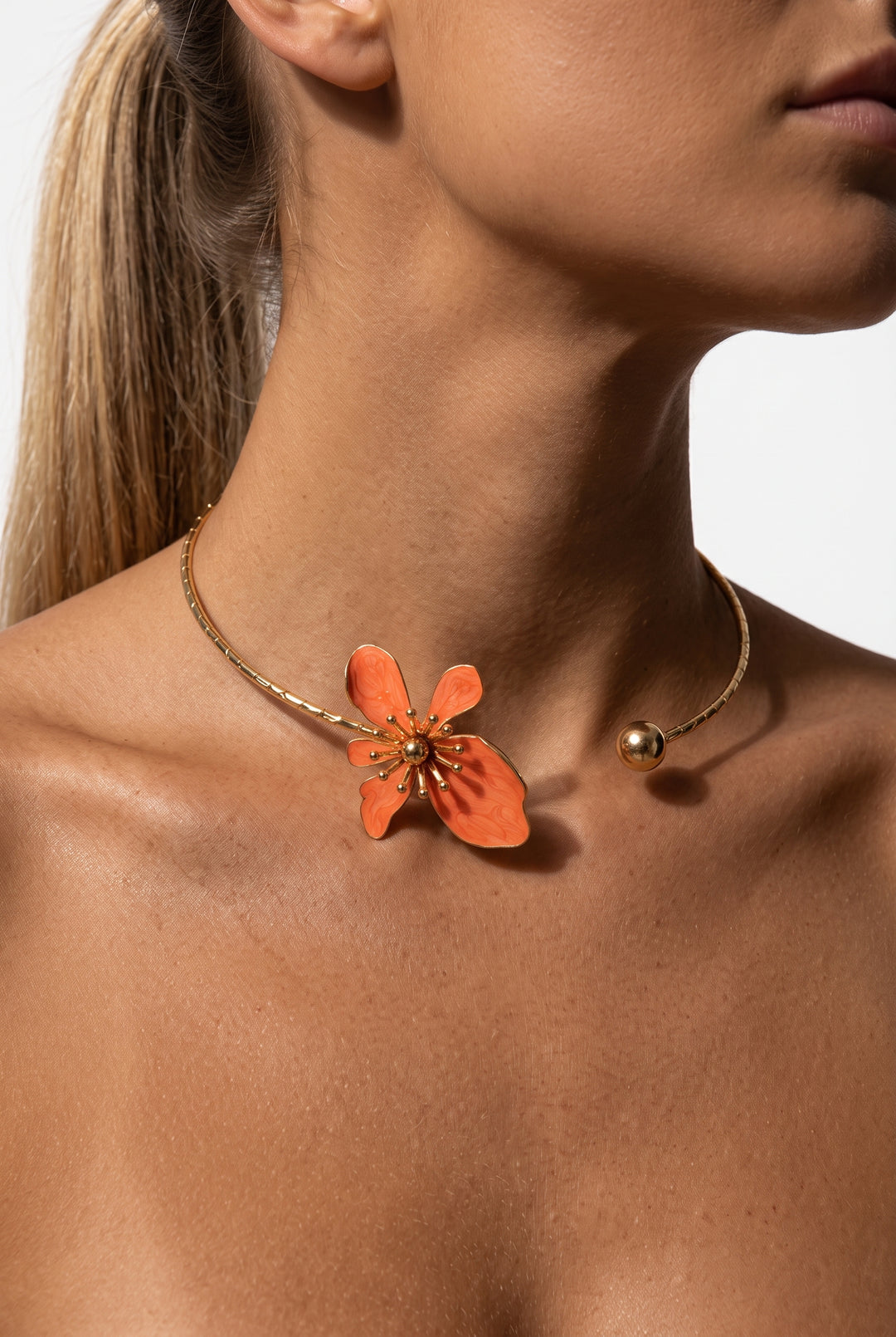 Sculpted Flower Choker Necklace